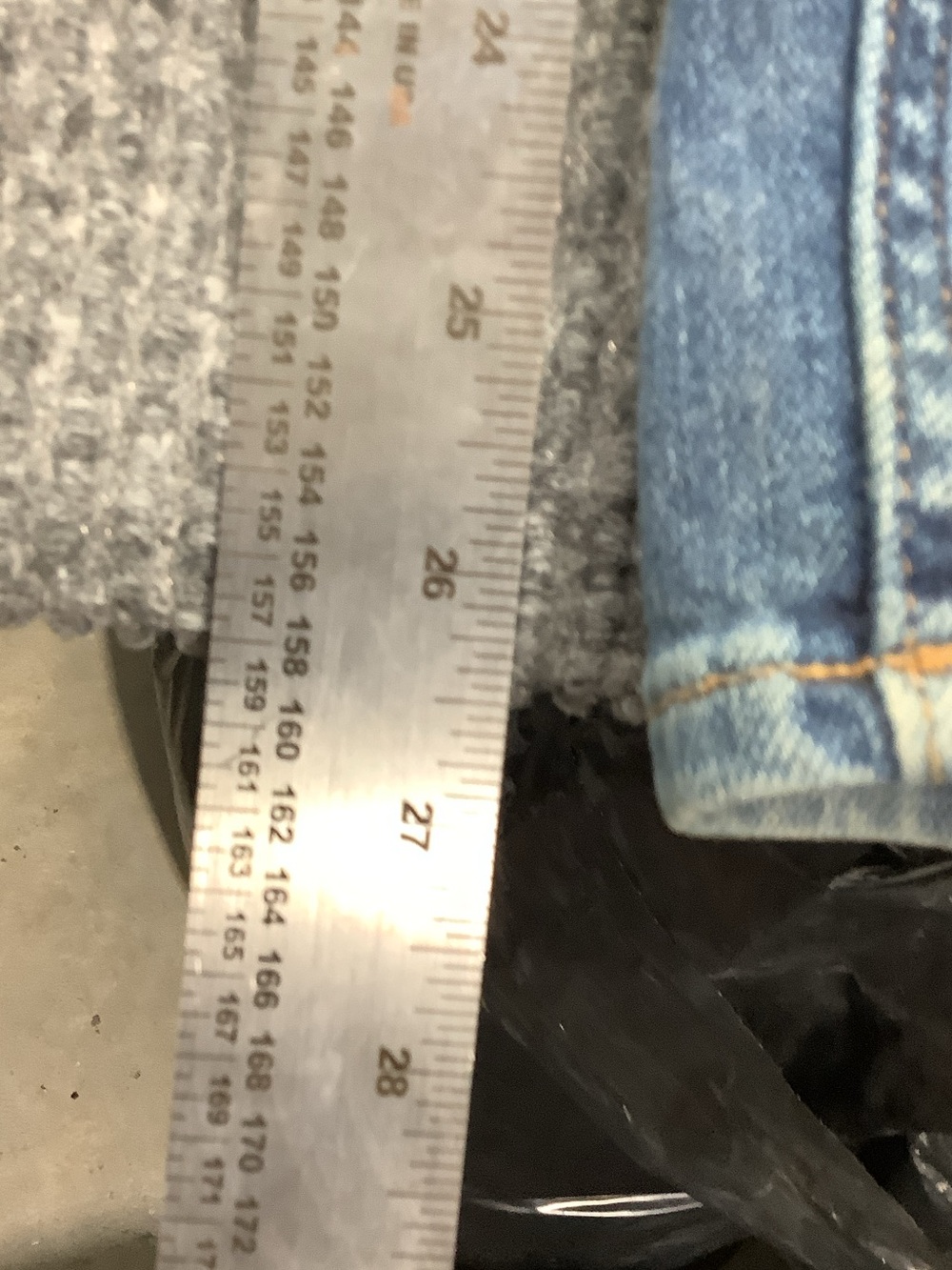Men's Straight-Leg Denim Jeans in Medium Blue - Picture 2 of 4